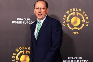 邮报：前水晶宫股东特克斯特足球帝国崩塌，被水晶宫里昂球迷唾弃